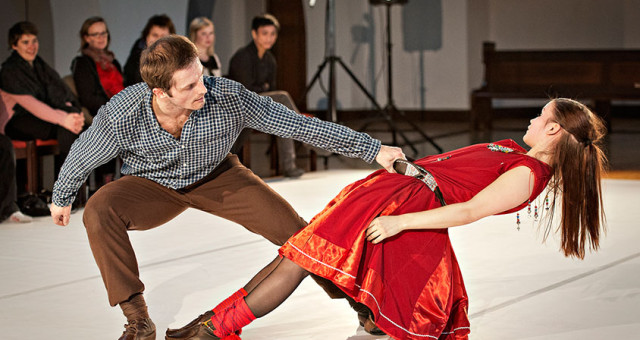 Bevæget og udfordret af samisk dansekunst